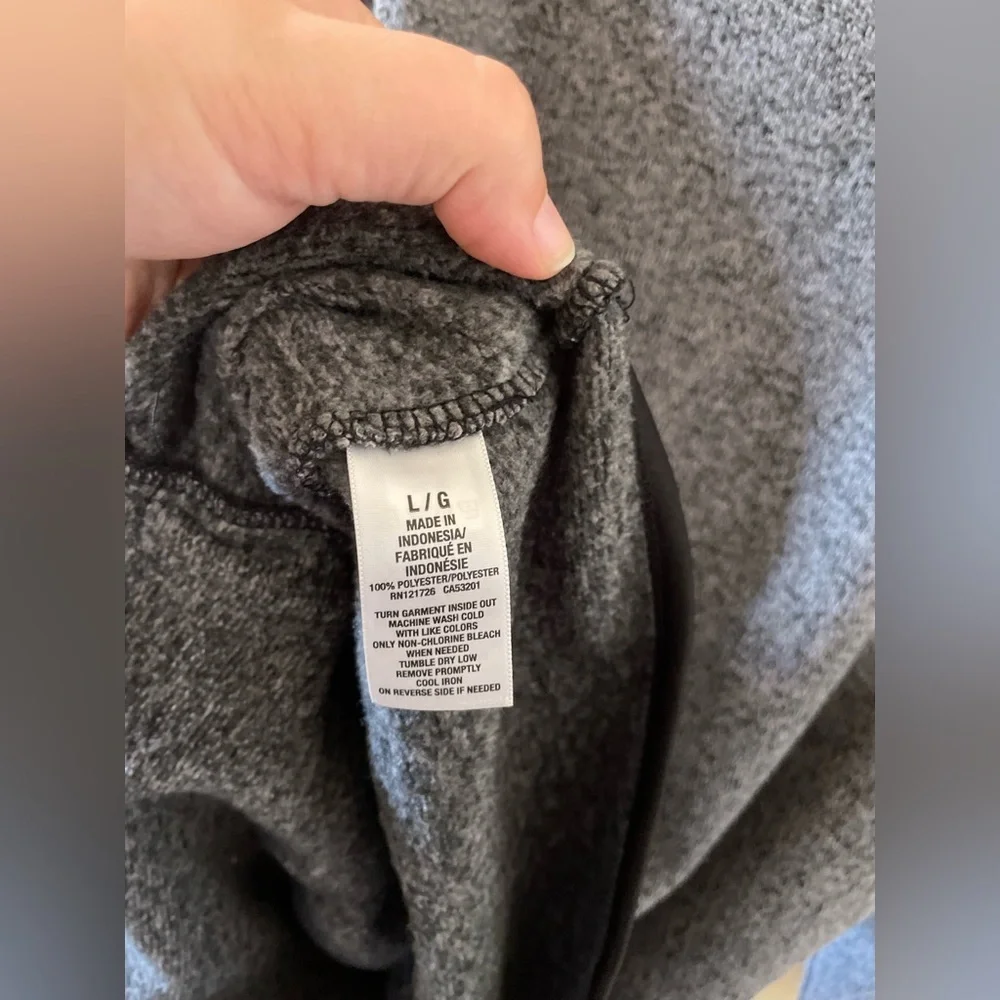✨Men’s Aeropostale Pullover Size L